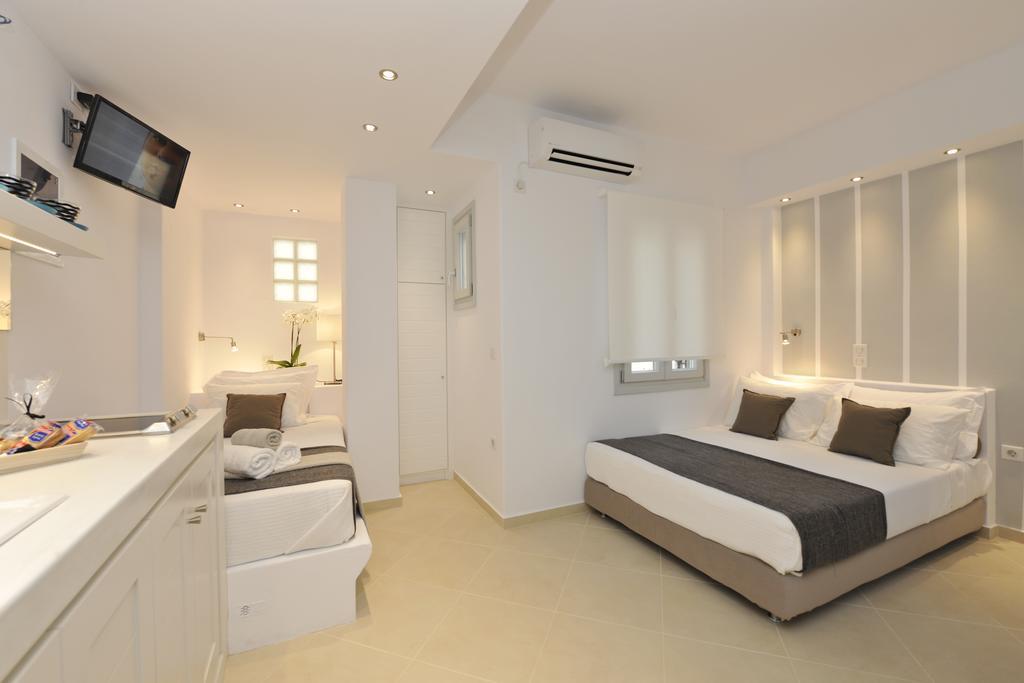 ناوسا Romantica Suites الغرفة الصورة